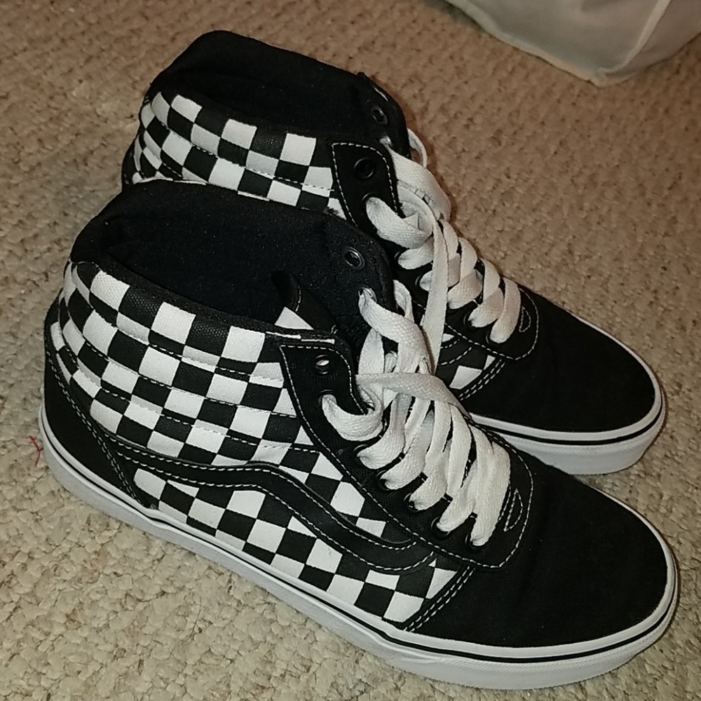 Hightop Checkered Vans